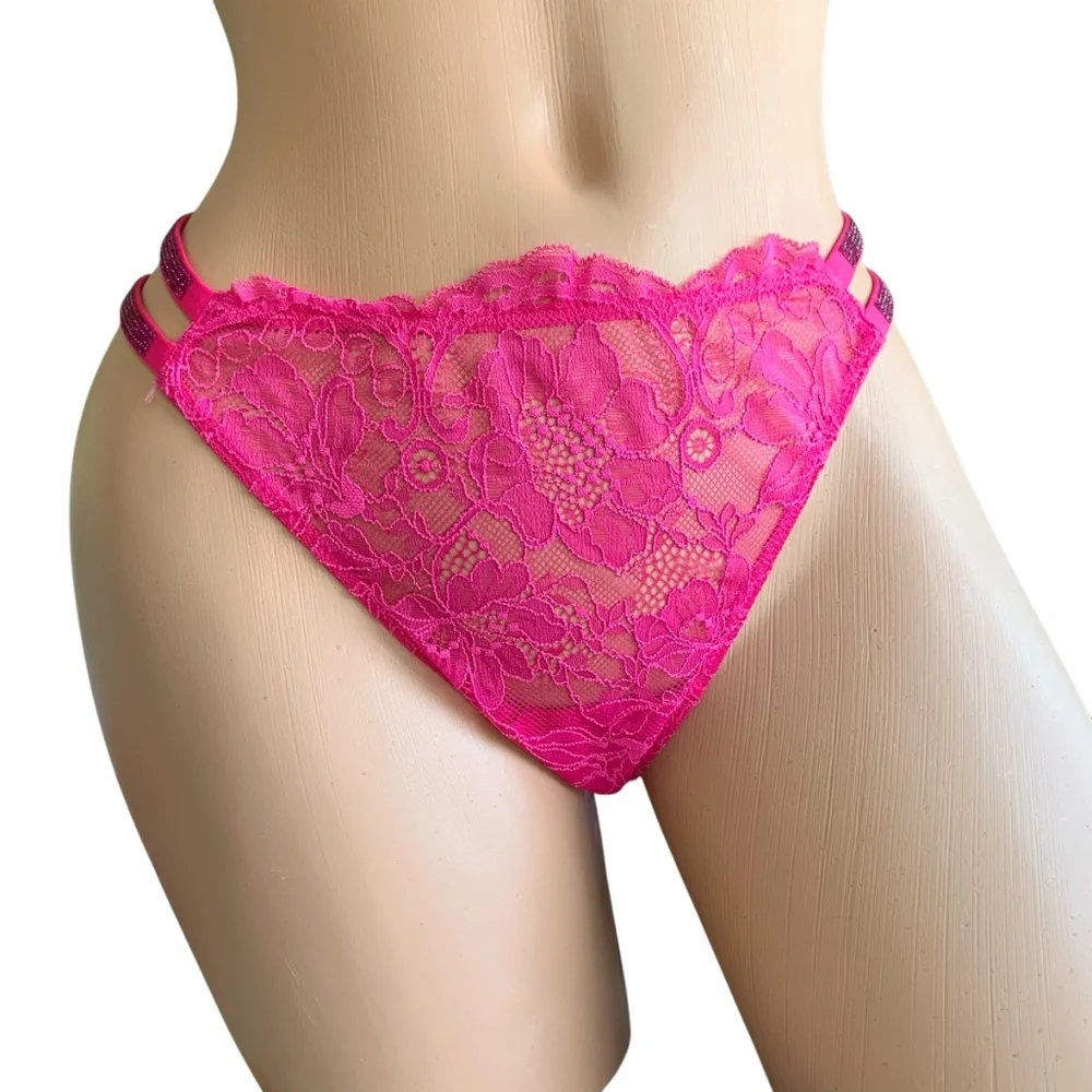 Victoria’s Secret Thong Panties Medium New